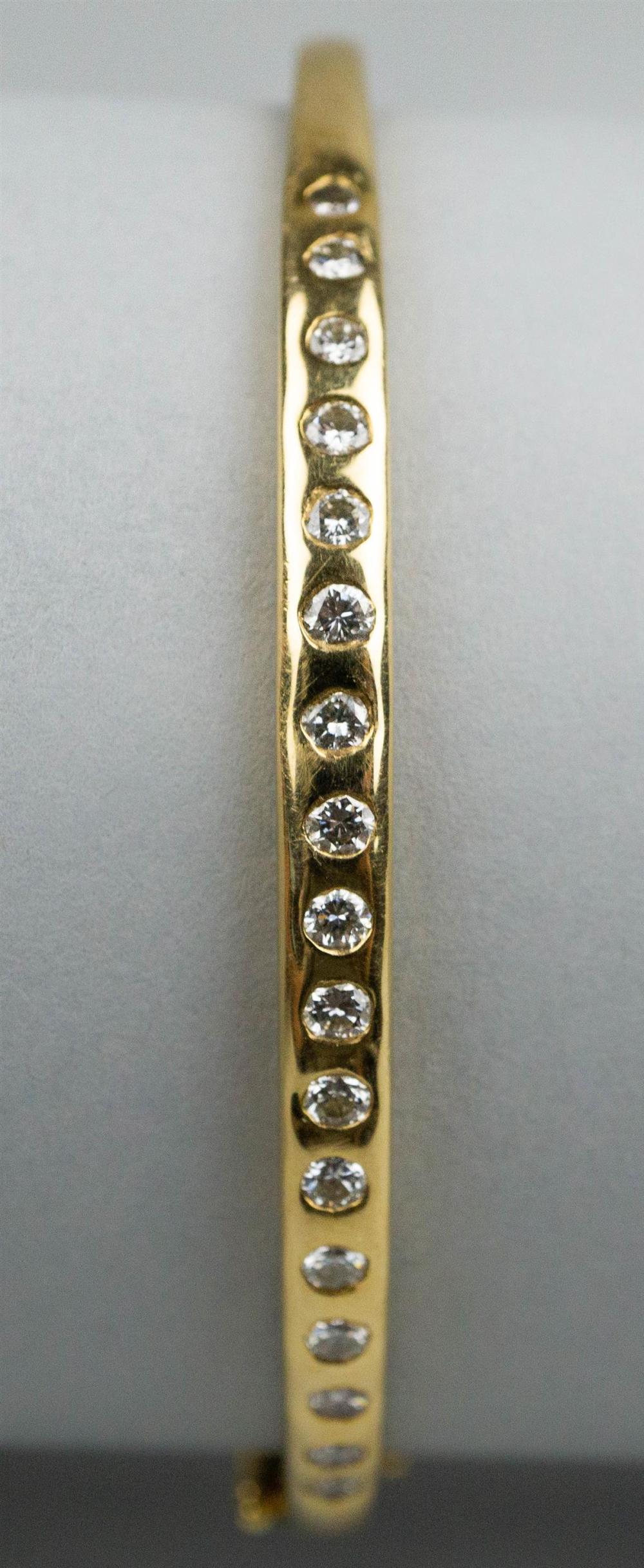 14K YELLOW GOLD DIAMOND BANGLE