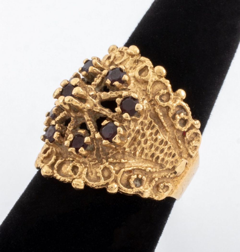 14K YELLOW GOLD GARNET RING 14K