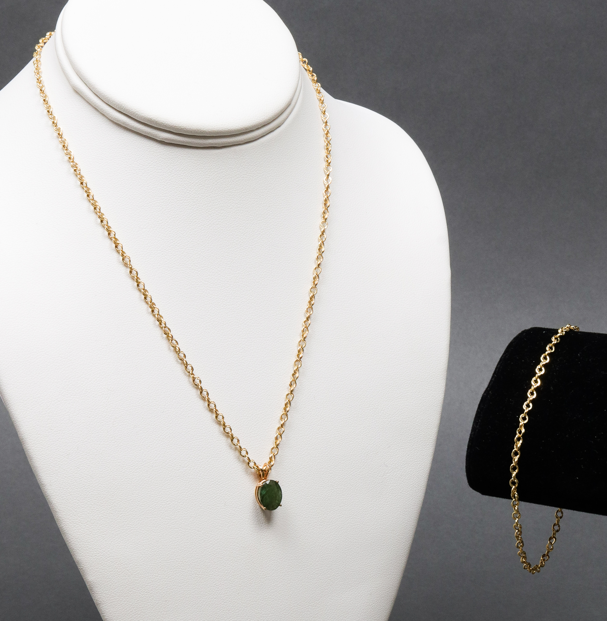 14K YELLOW GOLD JADE PENDANT