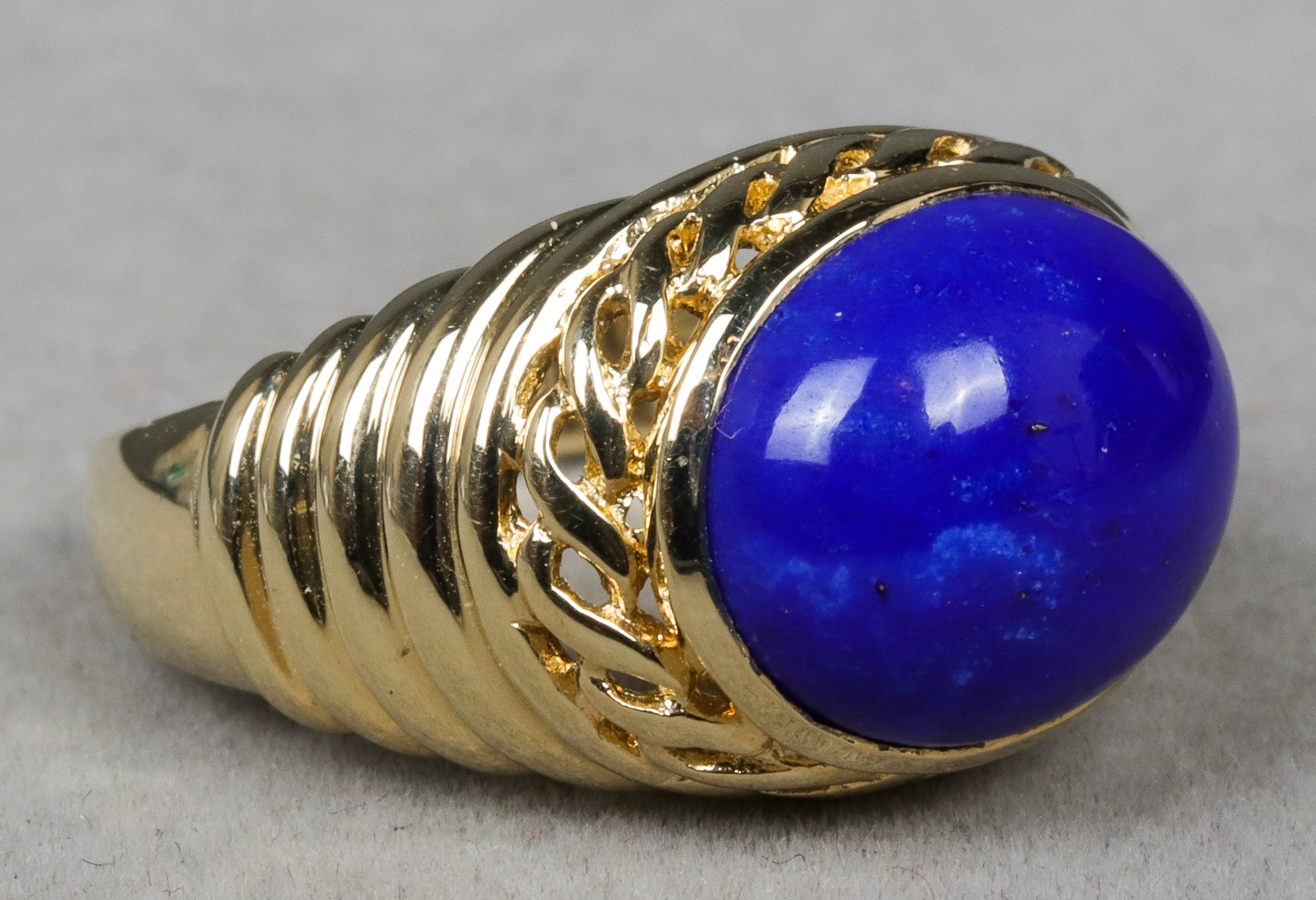14K YELLOW GOLD & LAPIS LAZULI RING