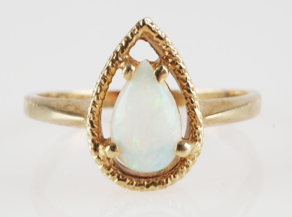 14K YELLOW GOLD OPAL RINGTear