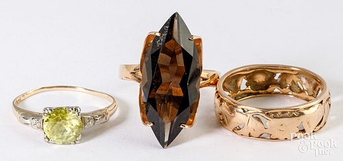 14K YELLOW GOLD RING, 1.55 DWT,
