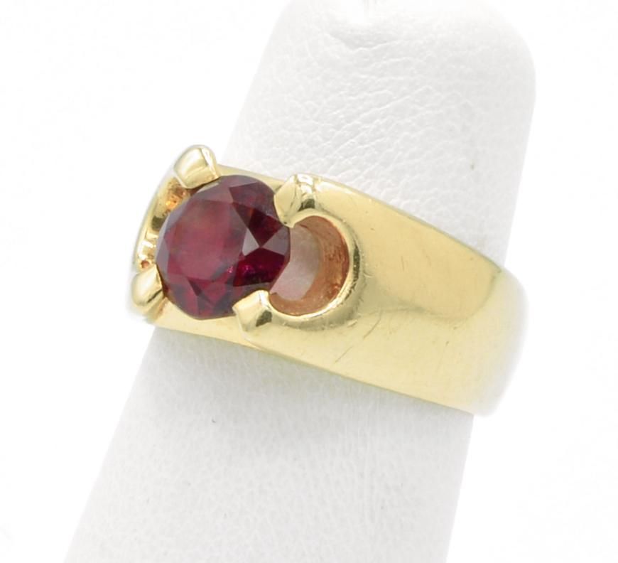 14K YELLOW GOLD RUBY RING14k Yellow