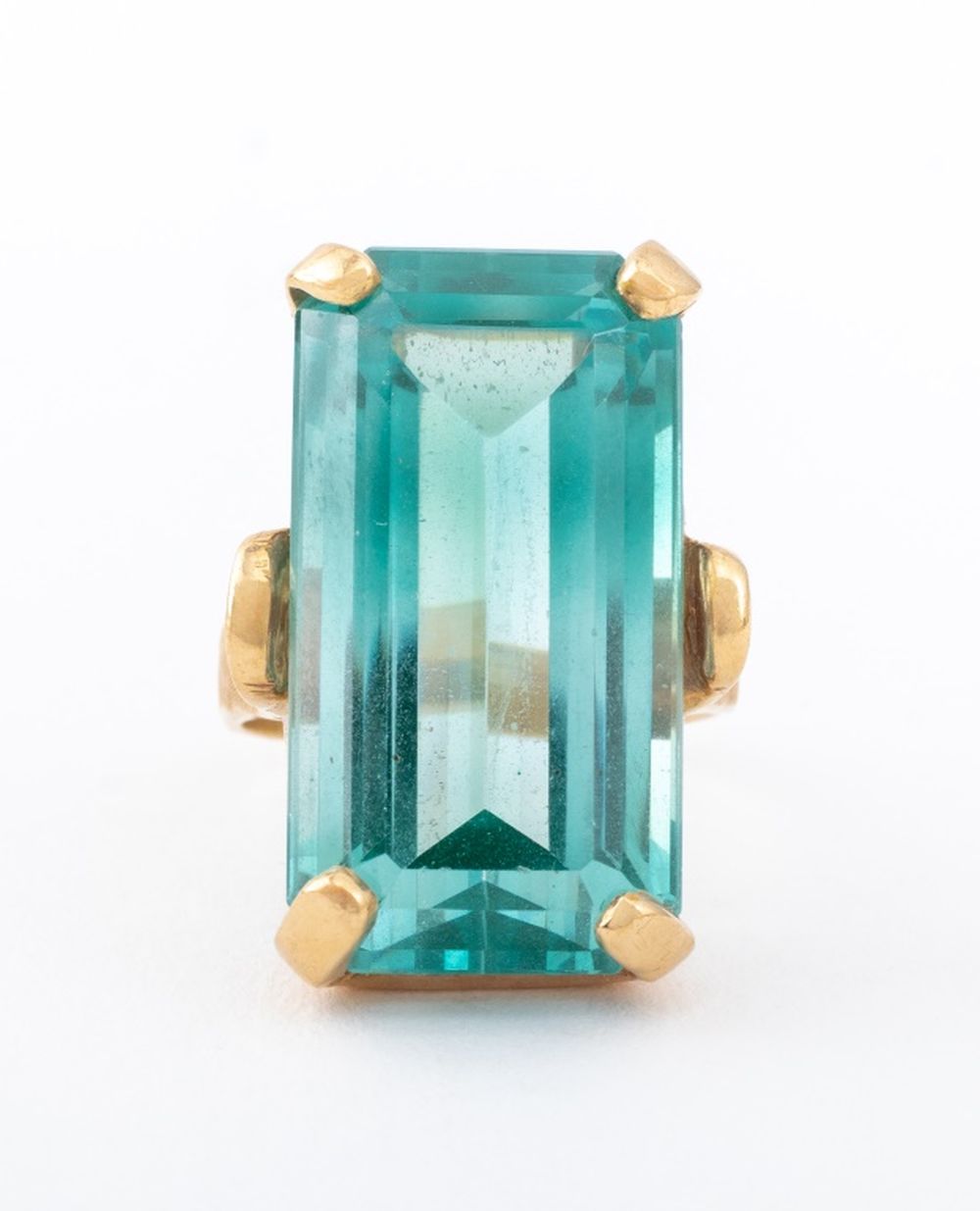 14K YELLOW GOLD TOPAZ RING 14K