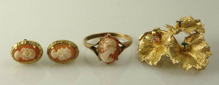 14K YG leaf pin with 3 stones,