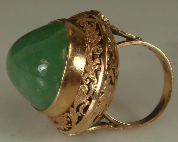 14K yg Quartz Ring. Large green
