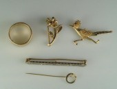 14K YG road runner pin, 14K YG