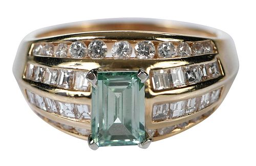 14KT. DIAMOND RINGcenter emerald