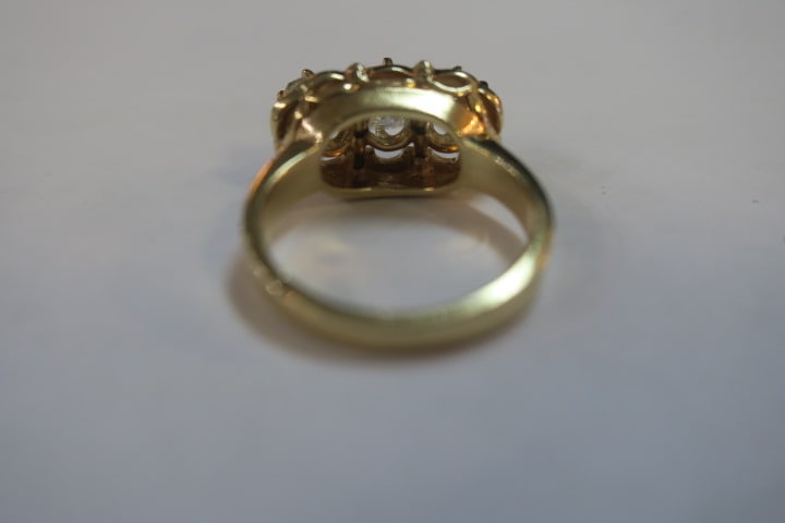 14KT YELLOW GOLD ENAMEL AND DIAMOND