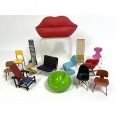 14pc Miniature Modern Dollhous