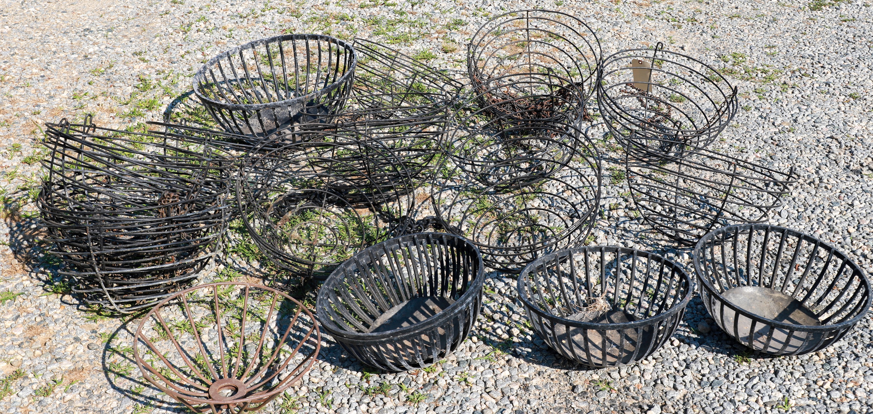 (15+) metal hanging basket