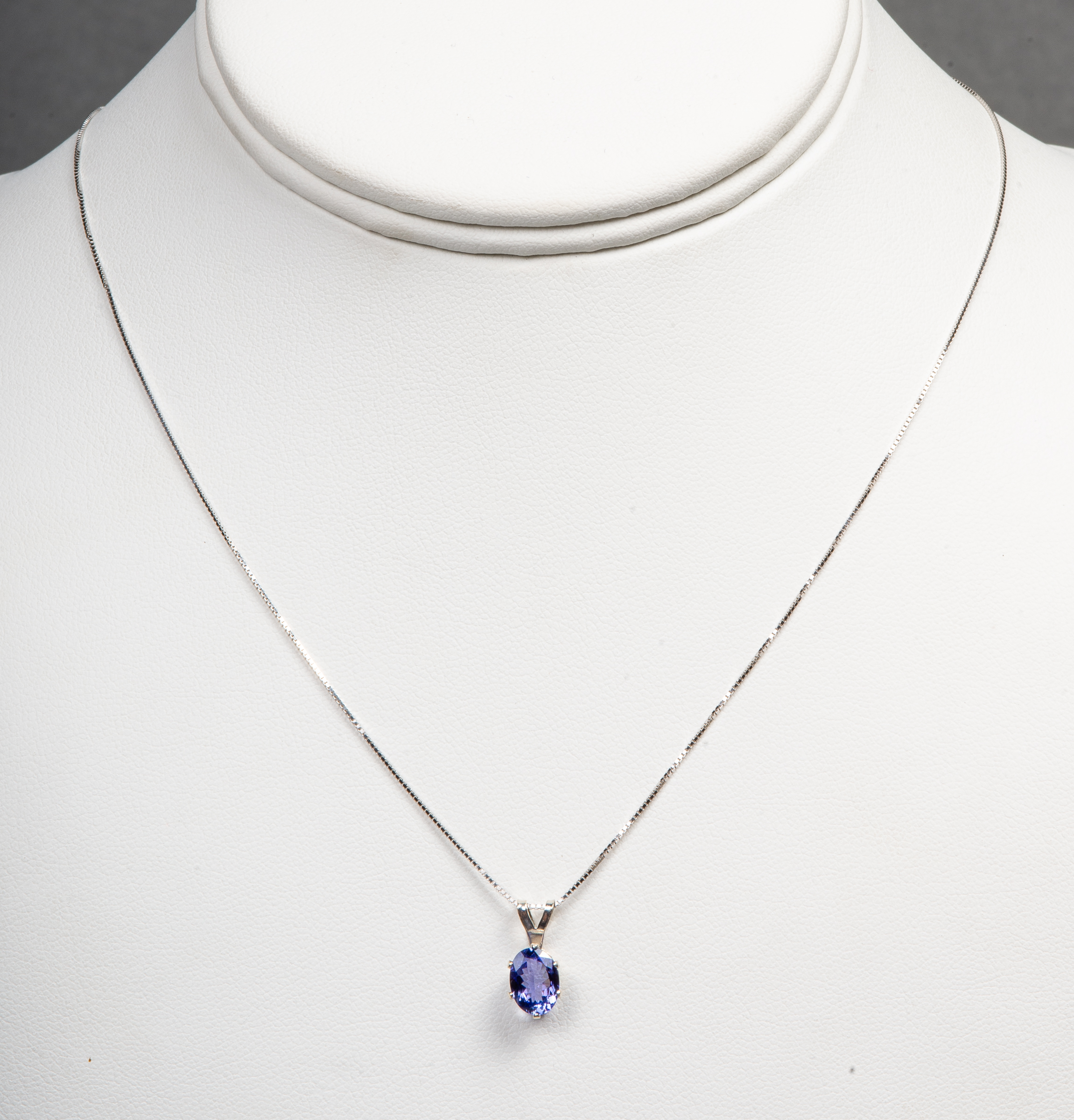 1.50CT. OVAL TANZANITE SILVER
