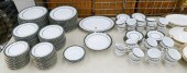 155pc NIKKO 'Emeraude' Porcela