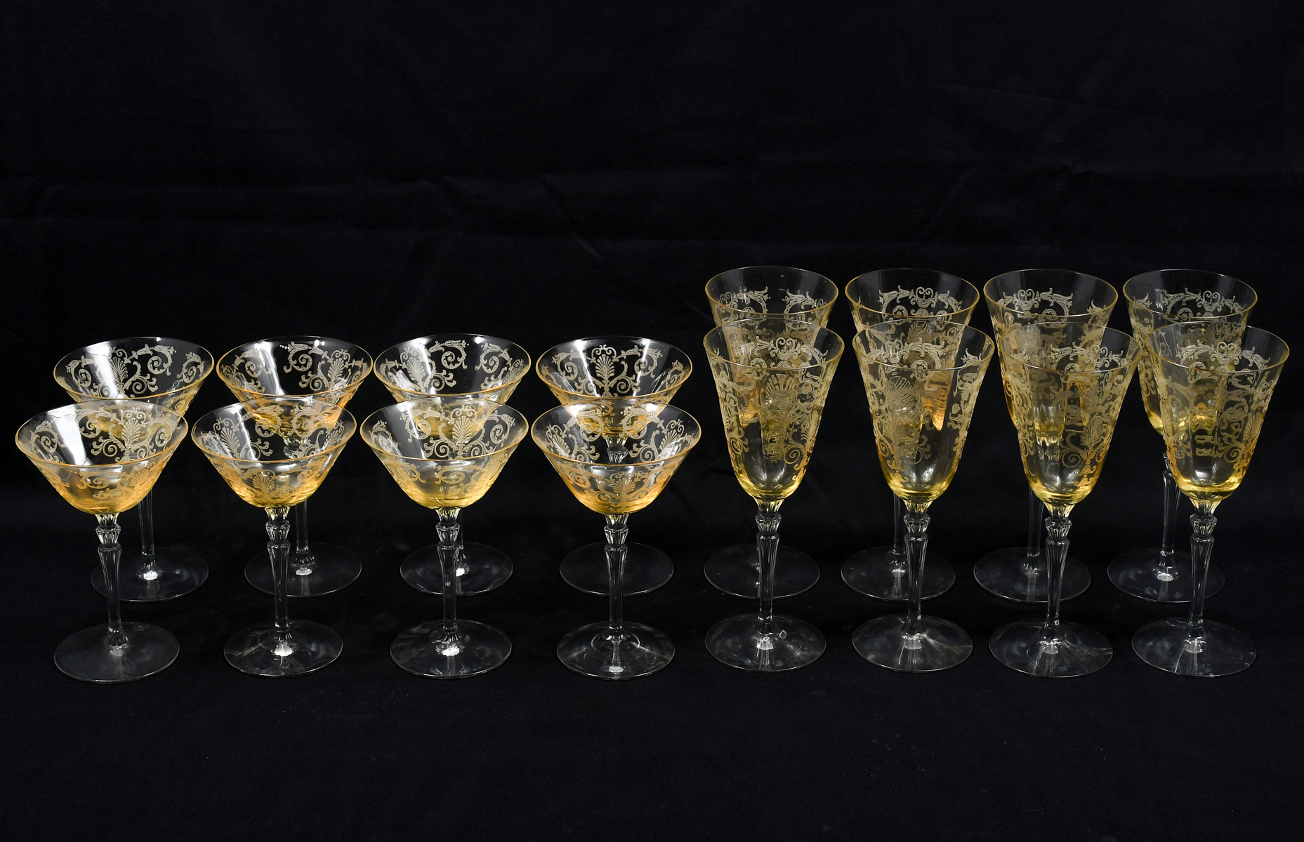 16 PC. ETCHED YELLOW DEPRESSION