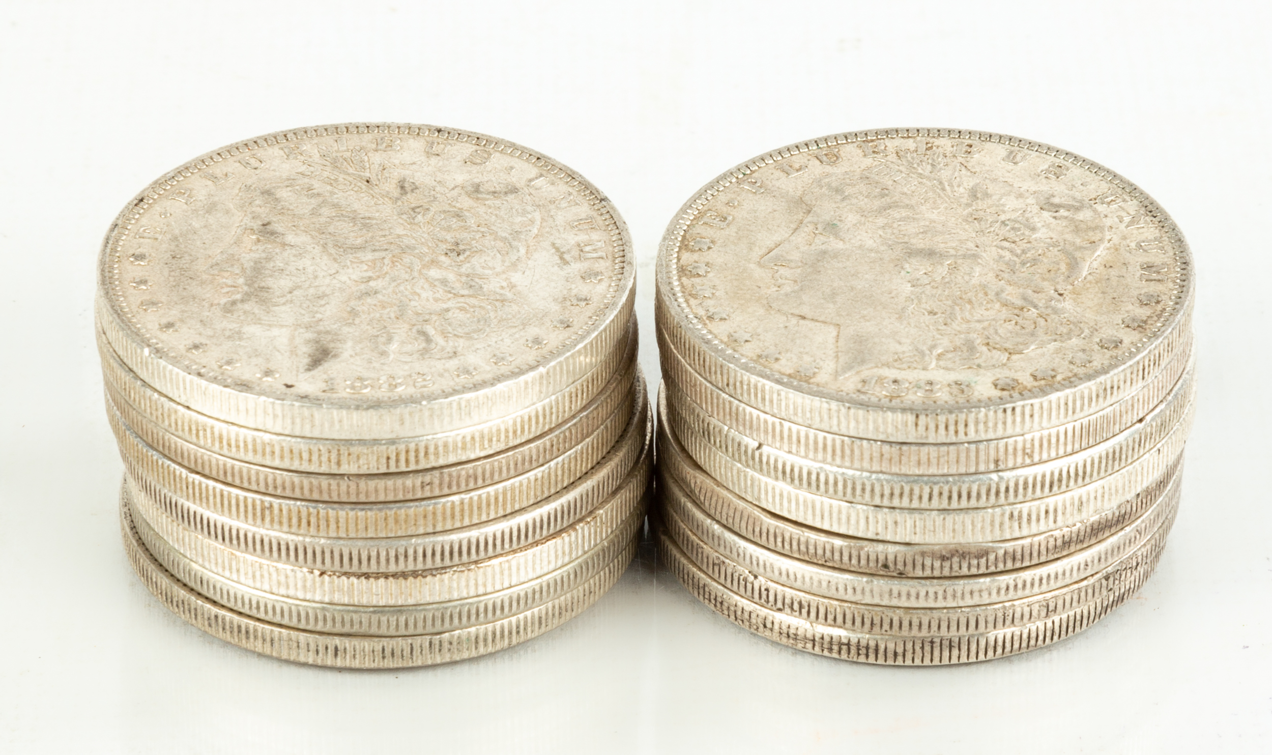 (16) SILVER DOLLARS (16) Silver