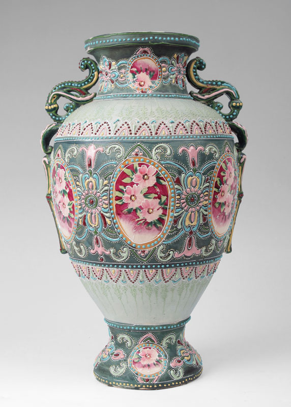 16'' TALL NIPPON MORIAGE VASE: