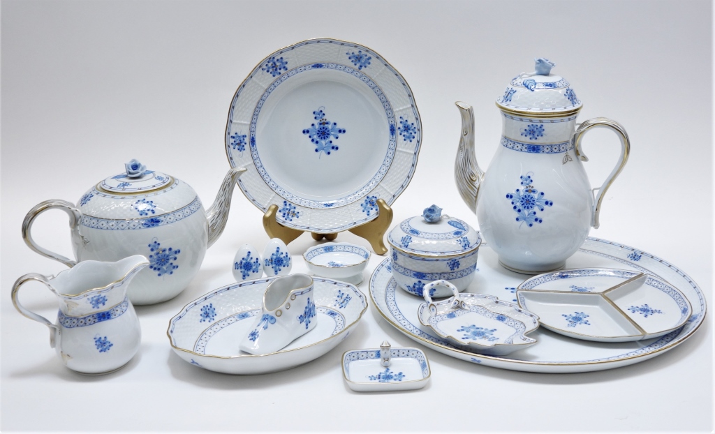 16PC HEREND BLUE GARDEN PORCELAIN