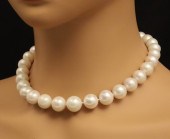 17" GRADUATING PEARL NECKLACE