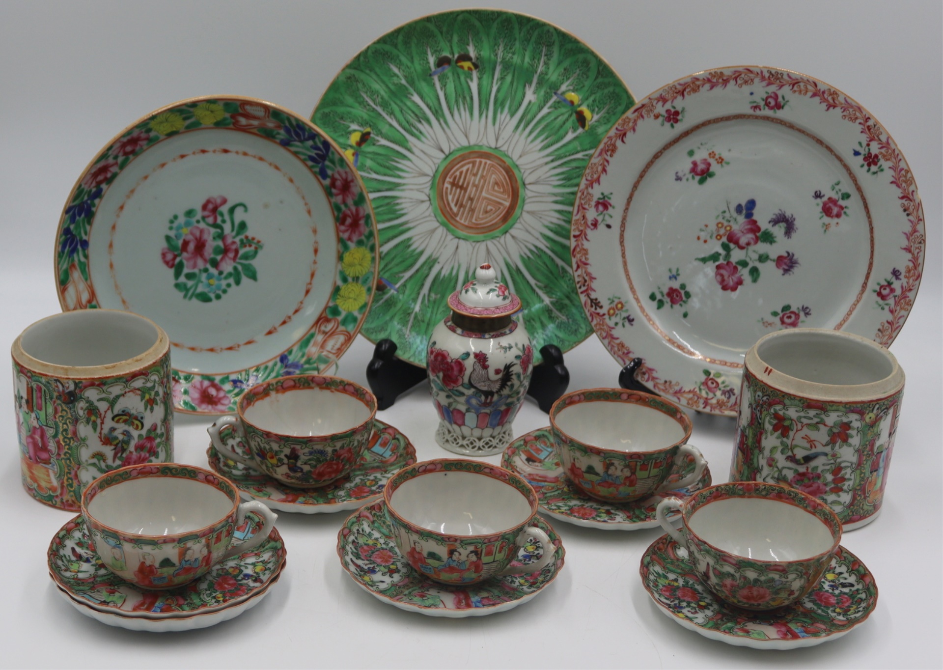 17 PCS. OF ASSORTED CHINESE FAMILLE