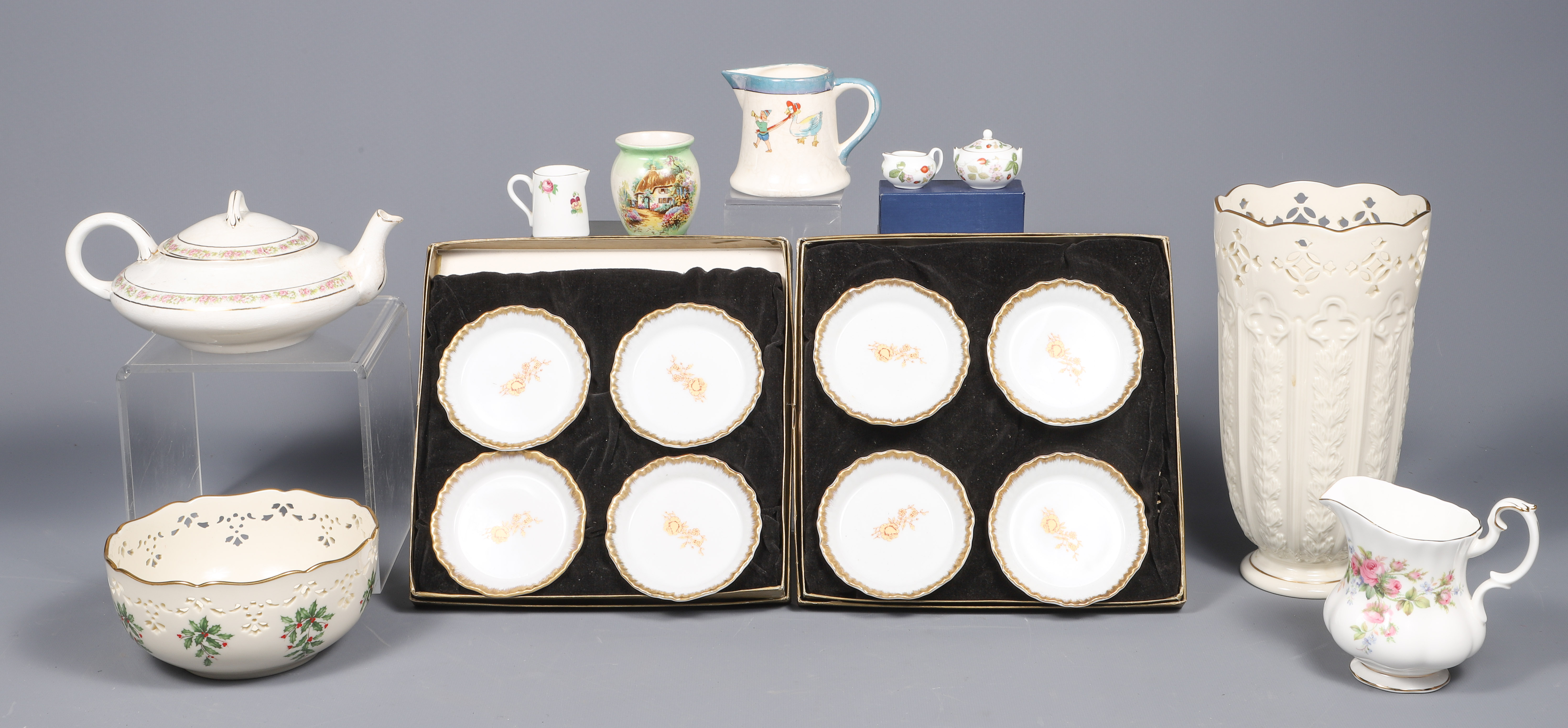 (17) Pcs porcelain, c/o (8) Royal