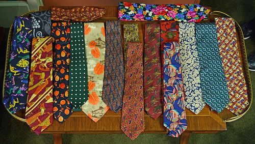 17 PIECE COLLECTION OF DESIGNER