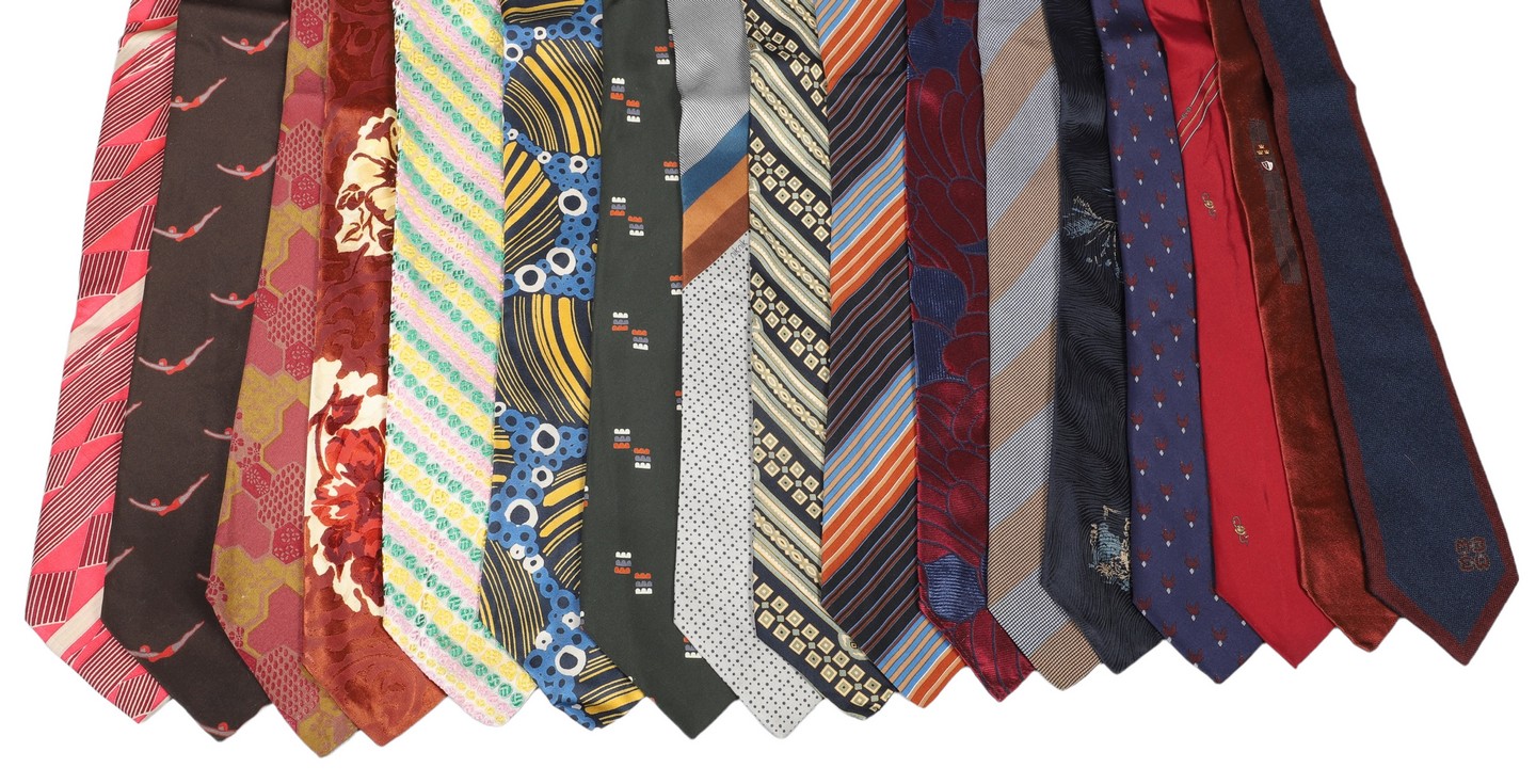 (17) Vintage designer ties to