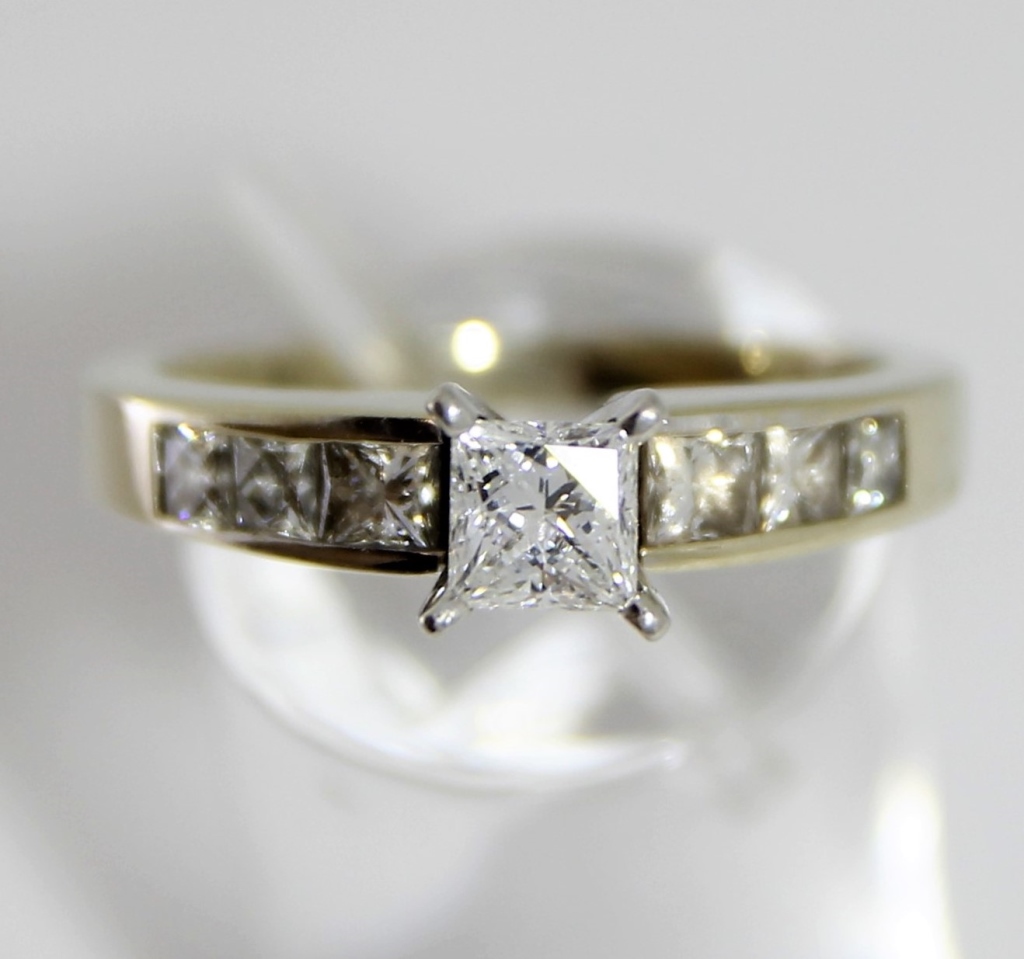 1.72CTW PLATINUM 14K GOLD LEO