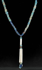 17TH C. NATIVE AMERICAN GLASS