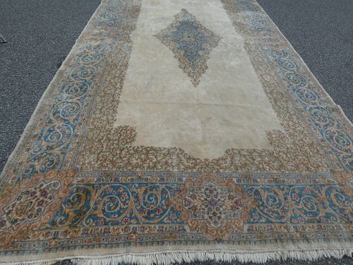 18 FT IVORY KIRMAN CARPETOld