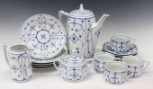 (18) GERMAN BLUE & WHITE PORCE