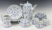 (18) GERMAN BLUE & WHITE PORCE