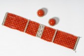 18 KARAT GOLD, CORAL, AND DIAM