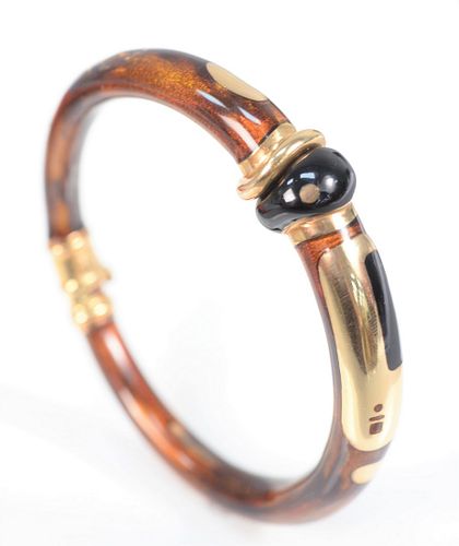 18 KARAT GOLD MOUNTED BANGLE