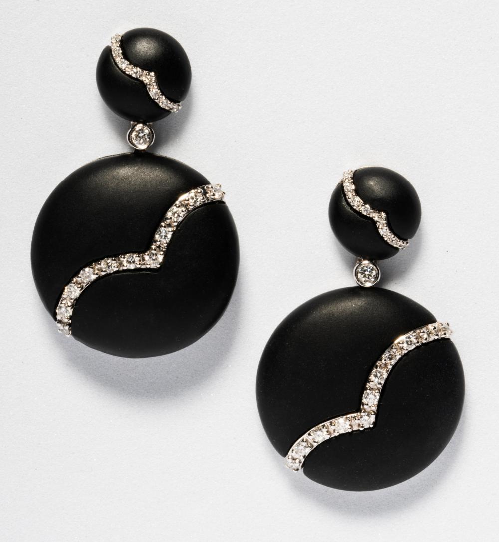 18 KARAT WHITE GOLD, DIAMOND AND