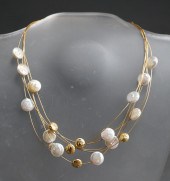 18-KARAT YELLOW GOLD AND FRESH