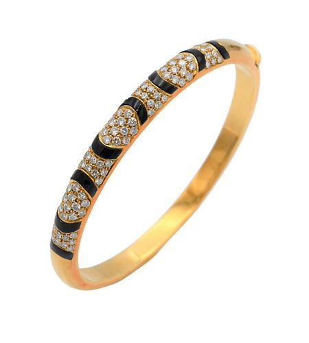 18 KARAT YELLOW GOLD BLACK ENAMEL