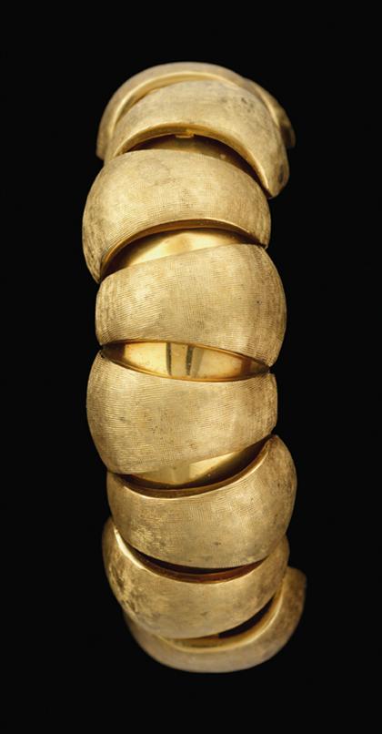 18 karat yellow gold bracelet   