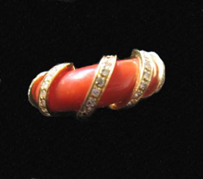 18 karat yellow gold coral and