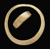 18 karat yellow gold gooseneck