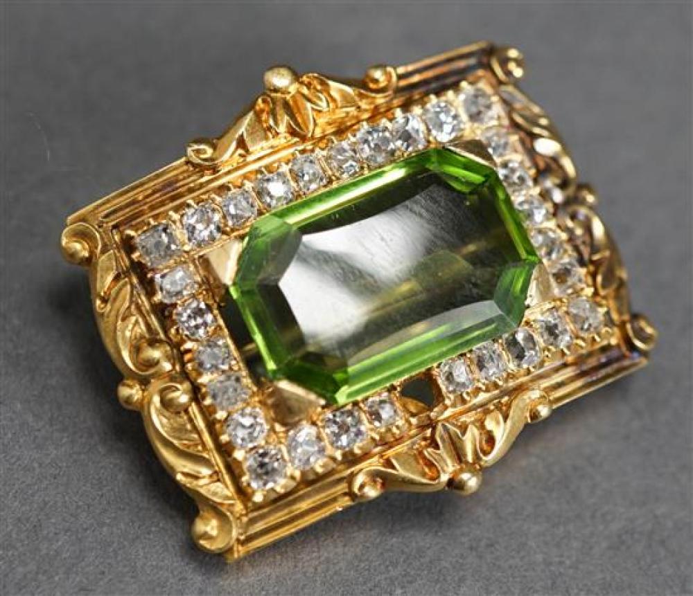 18 KARAT YELLOW GOLD, PERIDOT AND