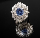 18 KT. GOLD, SAPPHIRE AND DIAM