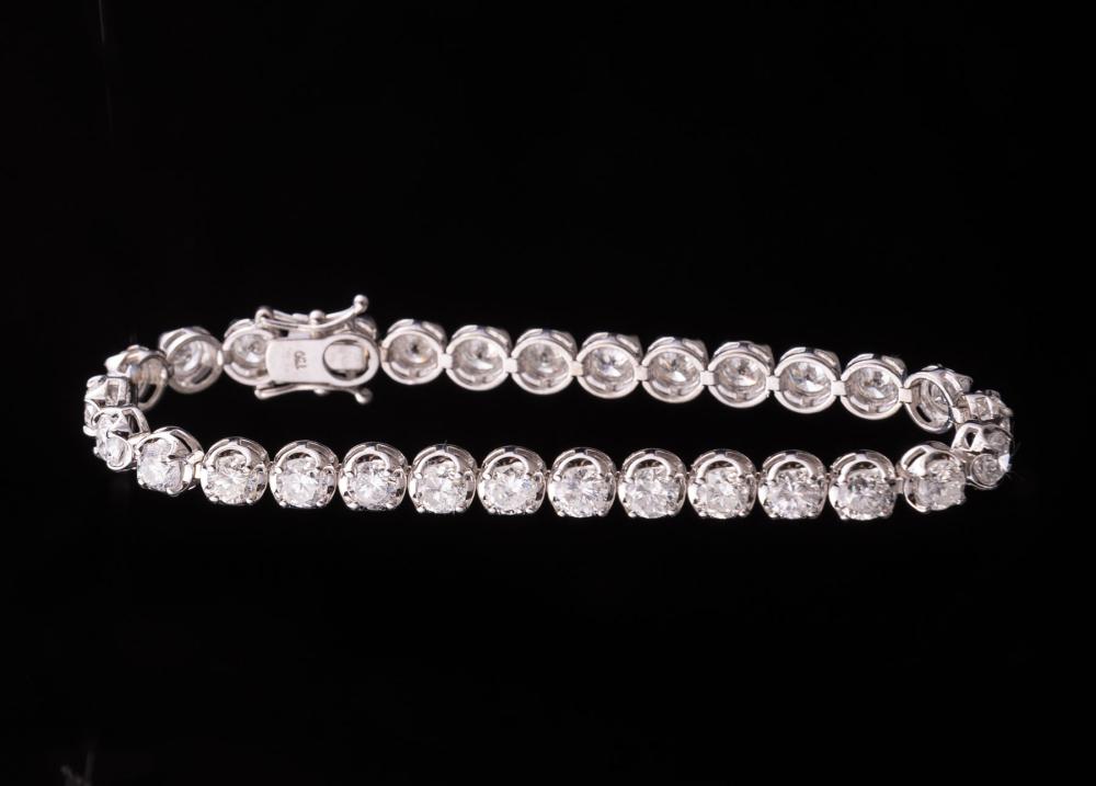 18 KT. WHITE GOLD AND DIAMOND