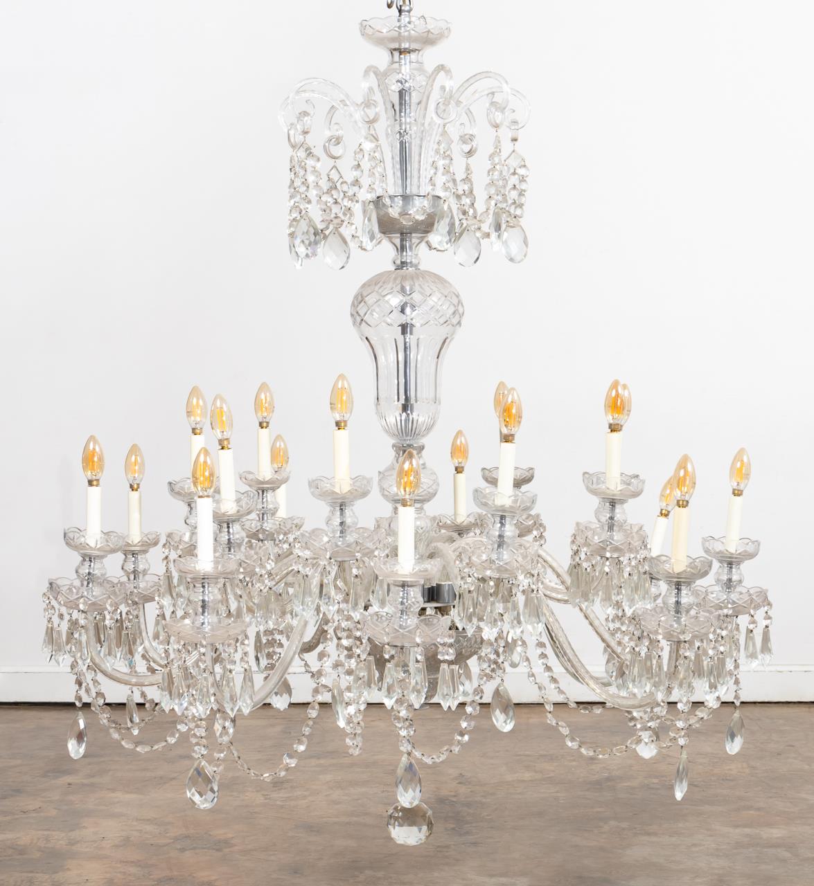 18 LIGHT PALATIAL CRYSTAL