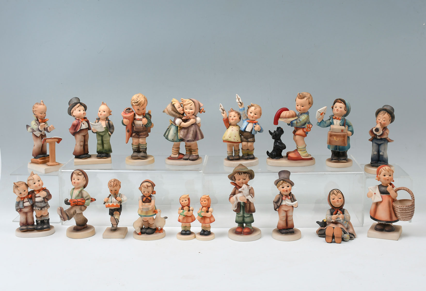 18 PC. HUMMEL COLLECTION