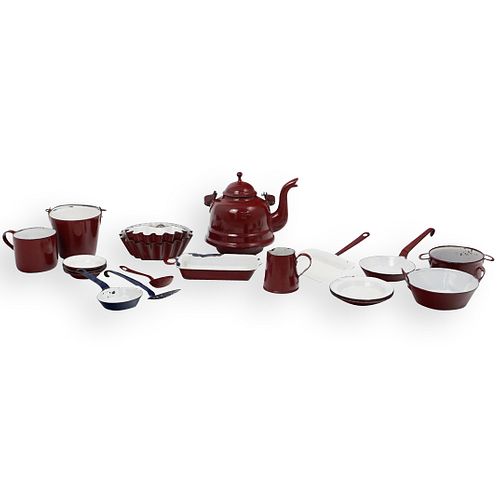 (18 PC) SET OF MINIATURE KITCHEN