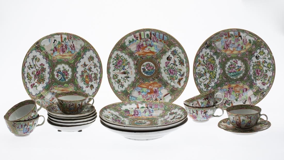 18 PIECES OF CHINESE FAMILLE ROSE