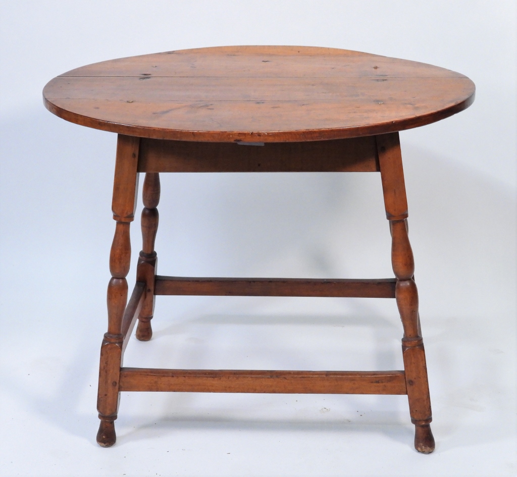 18C NEW ENGLAND SQUARE LEG MAPLE