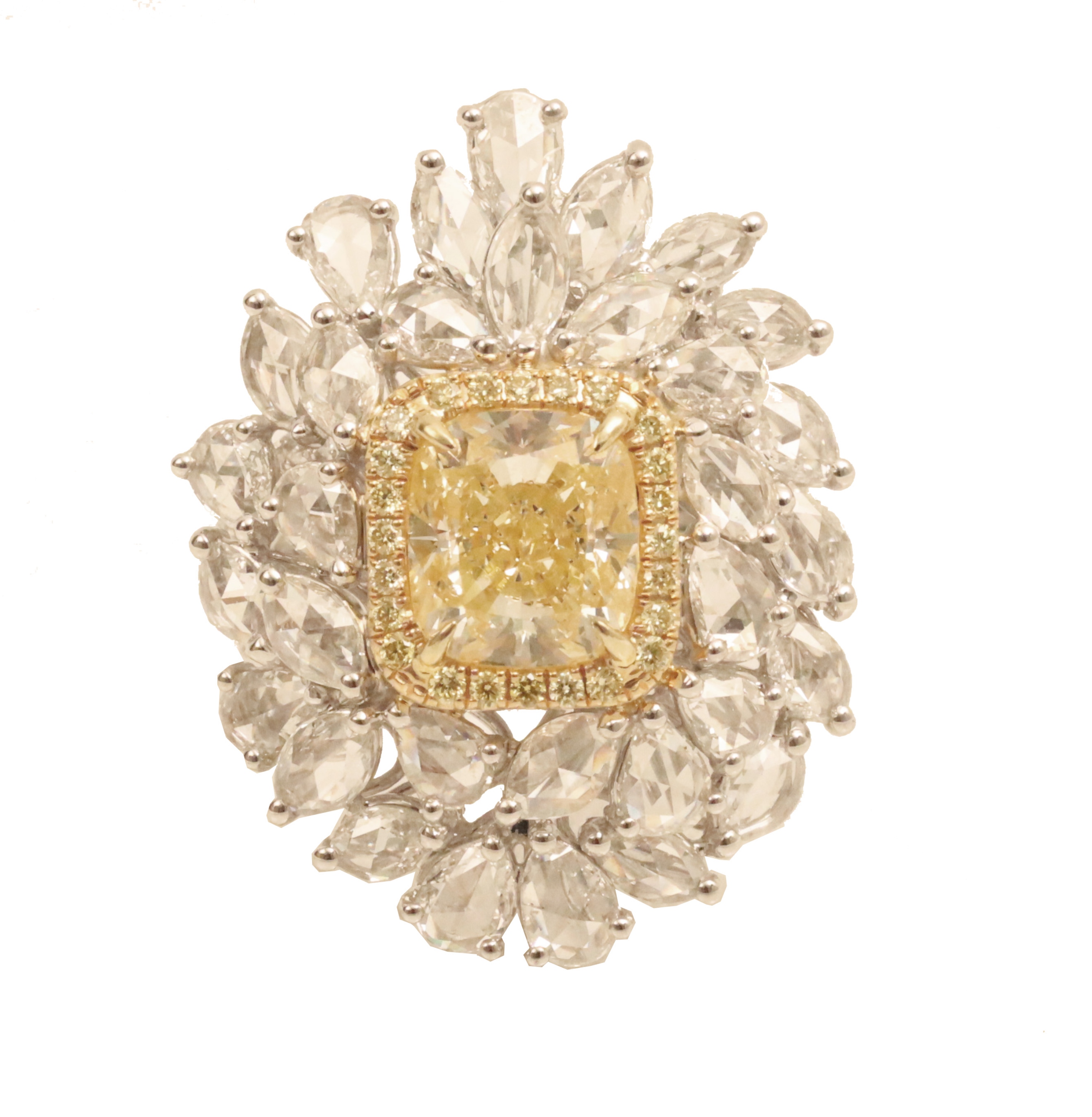 18K 3.05 CT FANCY YELLOW DIAMOND