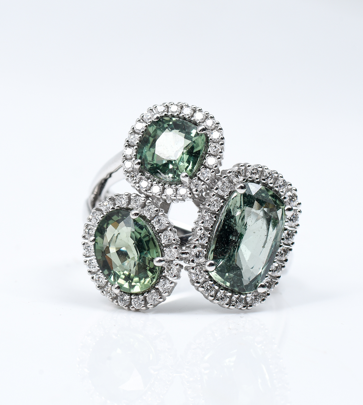 18K 5.20 CTW GREEN SAPPHIRE &