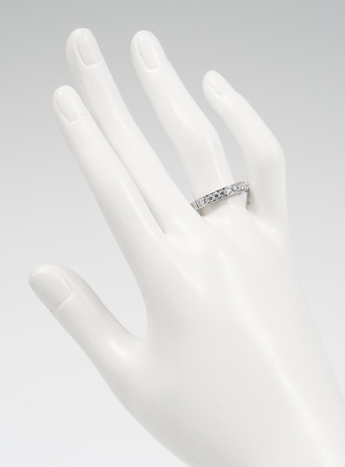 18K .96 CTW DIAMOND BAND: Half of